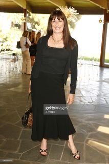 Anjelica Huston feet photo thumbnail