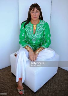 Anjelica Huston feet photo thumbnail