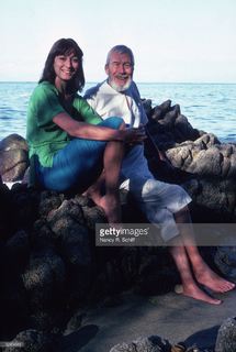 Anjelica Huston feet photo thumbnail