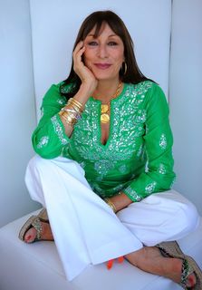Anjelica Huston feet photo thumbnail