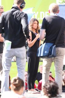 Anke Engelke feet photo thumbnail