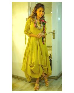Ankita Lokhande feet photo thumbnail