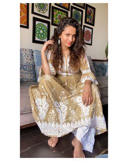 Ankita Lokhande feet photo thumbnail