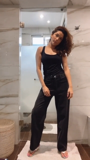 Ankita Lokhande feet photo thumbnail