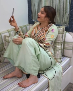 Ankita Lokhande feet photo thumbnail