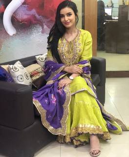 Ankita Sharma feet photo thumbnail