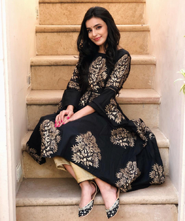 Ankita Sharma feet photo thumbnail