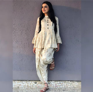 Ankita Sharma feet photo thumbnail