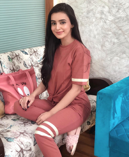 Ankita Sharma feet photo thumbnail