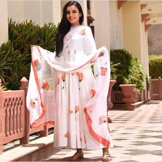 Ankita Sharma feet photo thumbnail