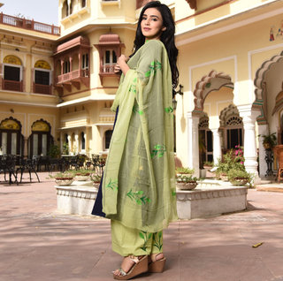 Ankita Sharma feet photo thumbnail