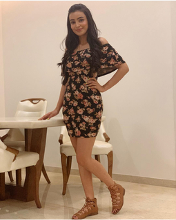 Ankita Sharma feet photo thumbnail