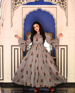 Ankita Sharma feet photo thumbnail