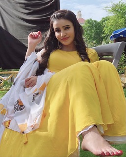 Ankita Sharma feet photo thumbnail