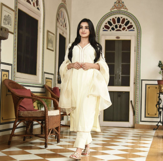 Ankita Sharma feet photo thumbnail