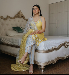 Ankita Sharma feet photo thumbnail