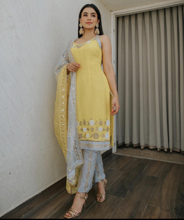 Ankita Sharma feet photo thumbnail