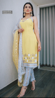 Ankita Sharma feet photo thumbnail