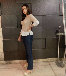 Ankita Sharma feet photo thumbnail