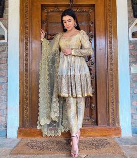 Ankita Sharma feet photo thumbnail