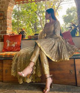 Ankita Sharma feet photo thumbnail