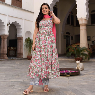 Ankita Sharma feet photo thumbnail