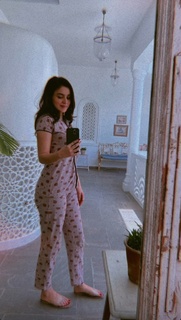 Ankita Sharma feet photo thumbnail