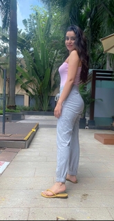 Ankita Sharma feet photo thumbnail