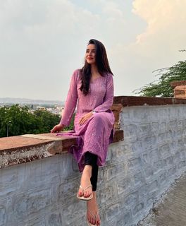 Ankita Sharma feet photo thumbnail