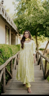 Ankita Sharma feet photo thumbnail