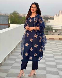 Ankita Sharma feet photo thumbnail