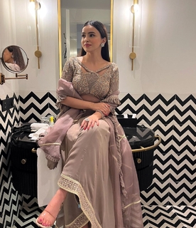 Ankita Sharma feet photo thumbnail