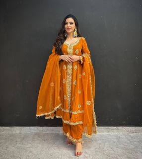 Ankita Sharma feet photo thumbnail