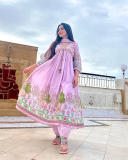 Ankita Sharma feet photo thumbnail