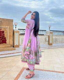 Ankita Sharma feet photo thumbnail