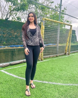 Ankita Sharma feet photo thumbnail