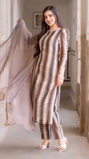 Ankita Sharma feet photo thumbnail