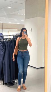 Ankita Sharma feet photo thumbnail