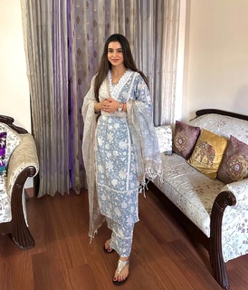 Ankita Sharma feet photo thumbnail