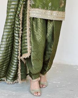 Ankita Sharma feet photo thumbnail