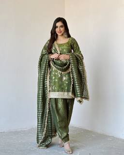 Ankita Sharma feet photo thumbnail