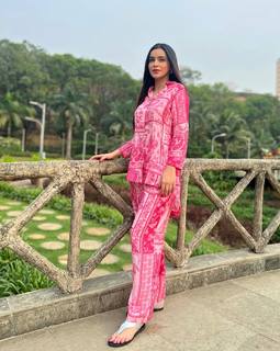 Ankita Sharma feet photo thumbnail