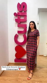 Ankita Sharma feet photo thumbnail