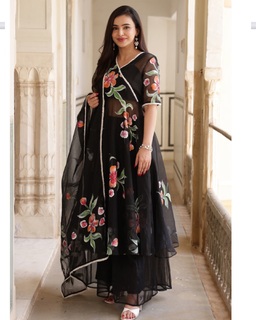 Ankita Sharma feet photo thumbnail