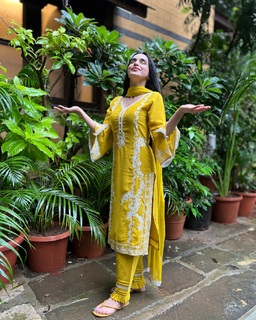 Ankita Sharma feet photo thumbnail