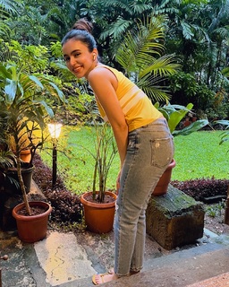 Ankita Sharma feet photo thumbnail