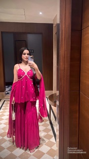 Ankita Sharma feet photo thumbnail