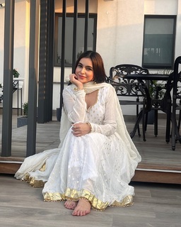 Ankita Sharma feet photo thumbnail