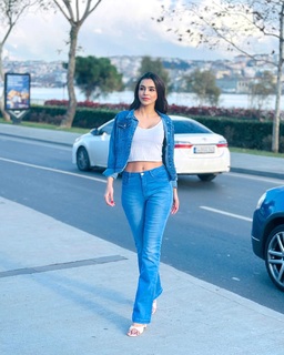 Ankita Sharma feet photo thumbnail