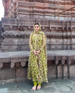 Ankita Sharma feet photo thumbnail